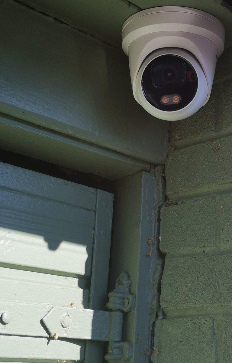 Customer didn't want a full cctv system just wanted one camera to cover her car park!! No problem 👌