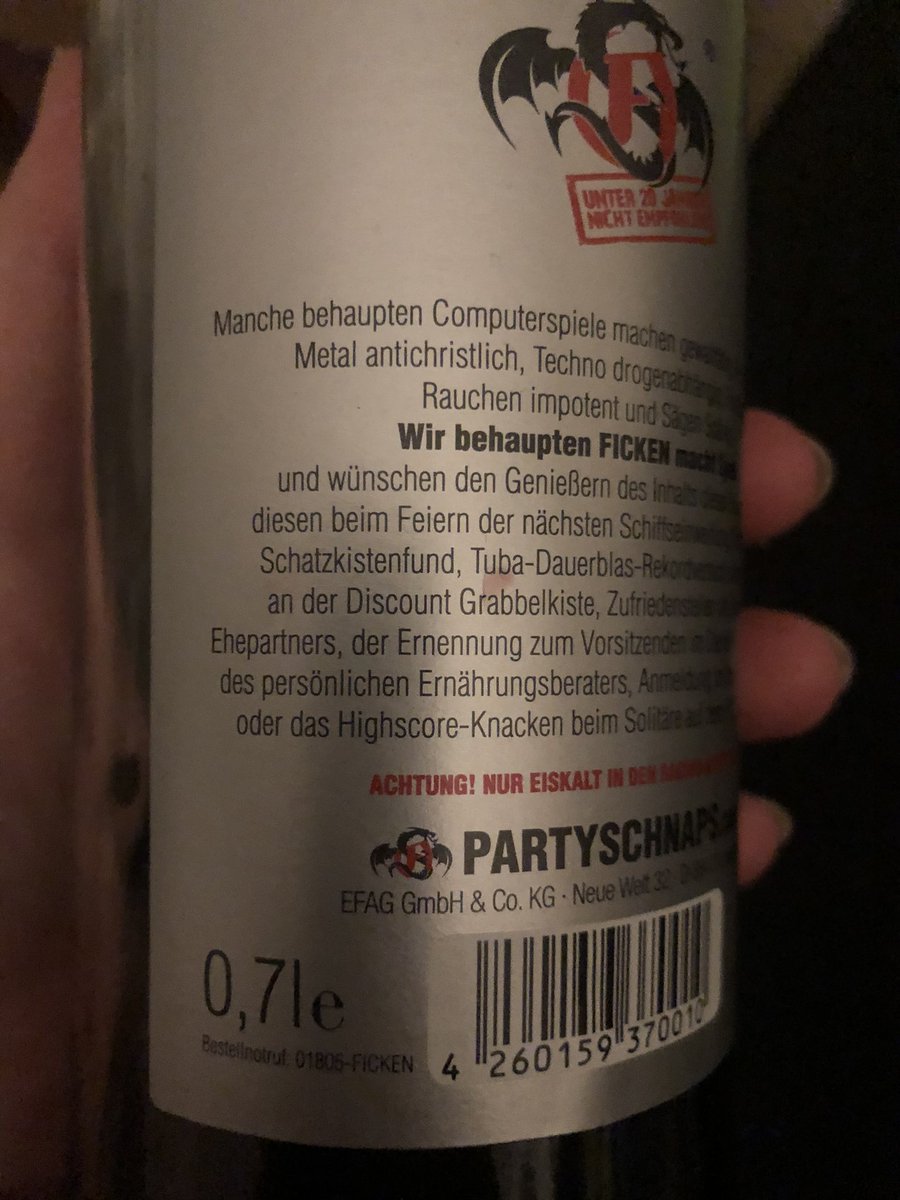 Randalemama's tweet photo. Hat sich eigentlich mal jemand die Rückseite der Ficken-Flasche durchgelesen?

Ich habe sehr gelacht eben! https://t.co/cYLlCU6R3l
