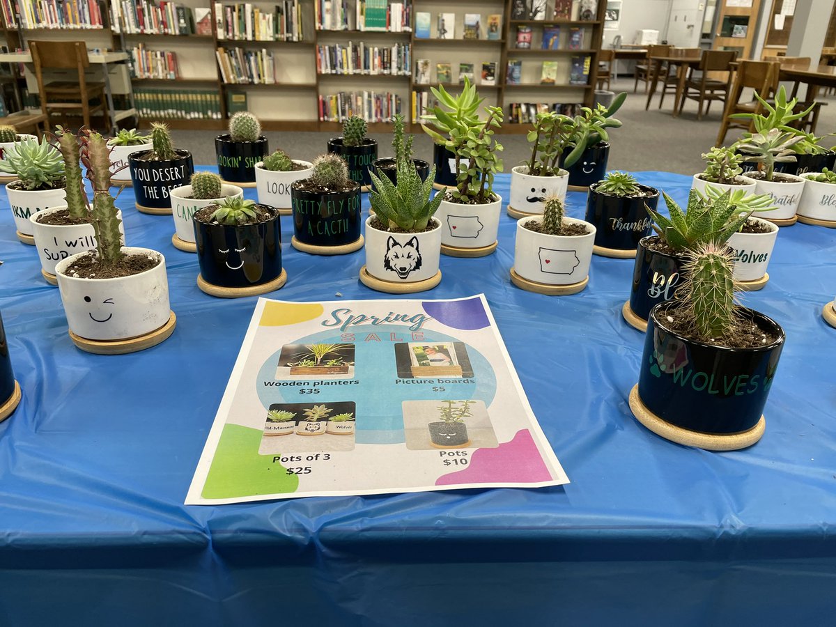 JenniferLinde1's tweet photo. Spark spring sale during the vocal concert was a success! Now for the online sale!! @IKMManningMS https://t.co/4xA67BaUuG