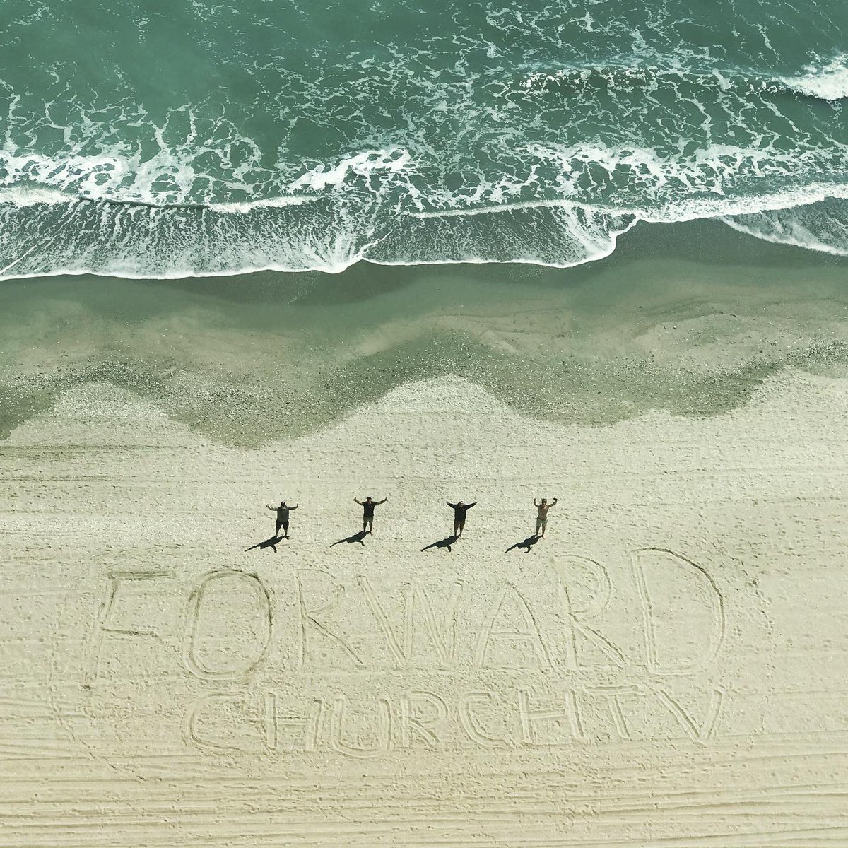 ChrisHoneycutt's tweet photo. A group of @LibertyU students used their Spring Break weekend to come down to Myrtle Beach and help us get the word out for Risen /// Easter at @ForwardMyrtle! 

It’s going to be a great Sunday! 
Come and join us... 
11am at 904 Chester St. 
(Ground Zero) #myrtlebeach https://t.co/zLmm94SY7c