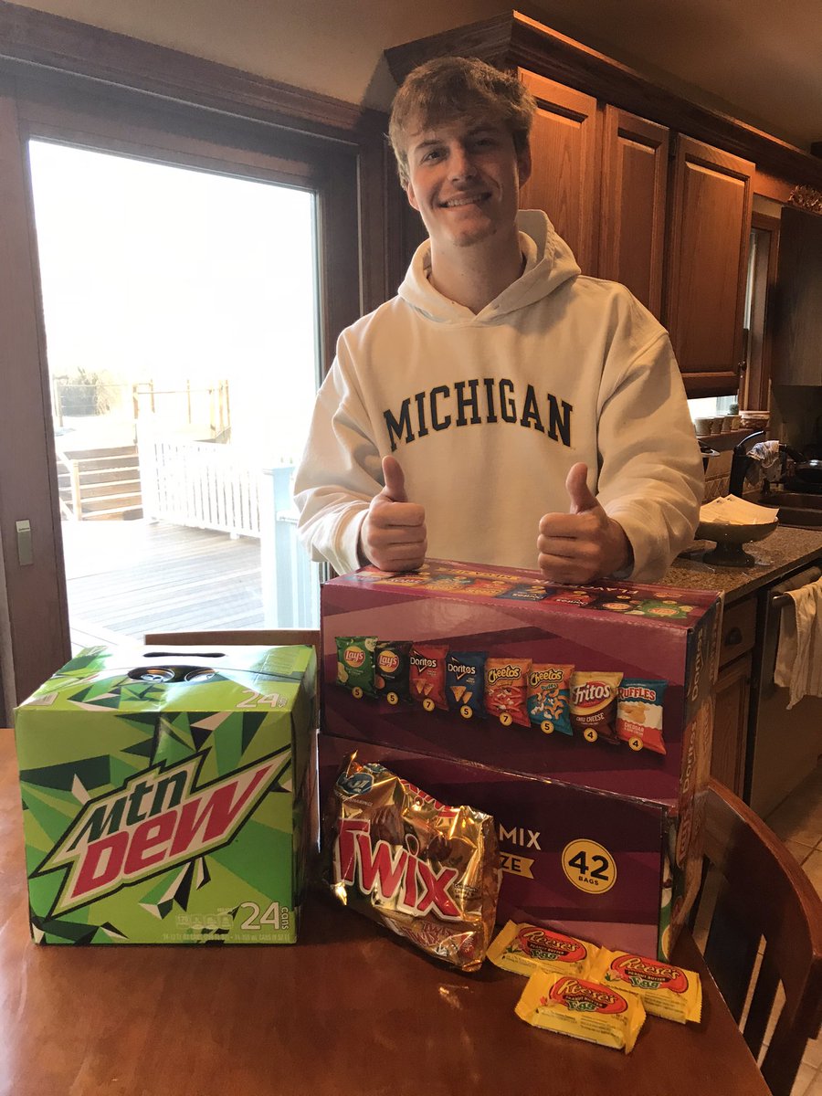 Jmalenich's tweet photo. Former student of mine, Katie (Johns) Dodds, adopted our senior son Luke. She dropped off goodies for him and flowers for me!  She is so thoughtful! https://t.co/XOZg16BwFj