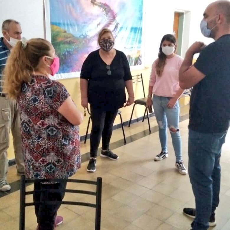LucasSamame's tweet photo. Huevos y Conejos de Pascuas para niños y niñas de Los Galpones y Mariano Fragueiro. 
Aprovechamos la ocasión para hacer entrega también de útiles escolares.
Gracias a quienes a través de sus donaciones y muestras de apoyo, nos permiten acercar felicidad, esperanza y compromiso. https://t.co/buWoskpMQa