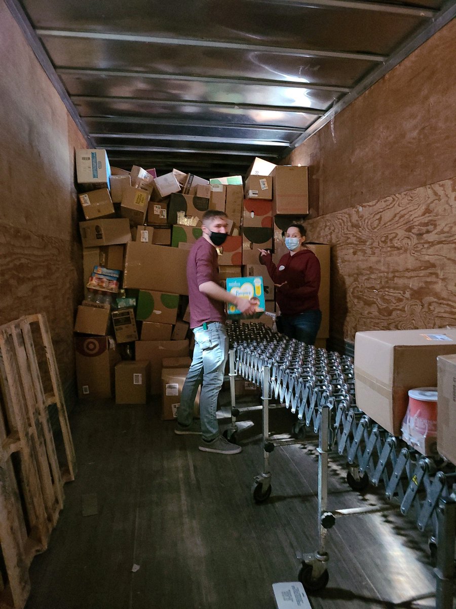 HeatherH613's tweet photo. Saturday's trailer arrives at 1pm on Friday, this fantastic team unloads at 2 in order to ensure we have all hands on deck to be able to focus solely on the GUEST on the day before Easter! #cantstopwontstop #GUEST #fillthefloor #doubleduskystyle @amy_tgt @MelanieLukacz88 https://t.co/OPKPspgOdQ