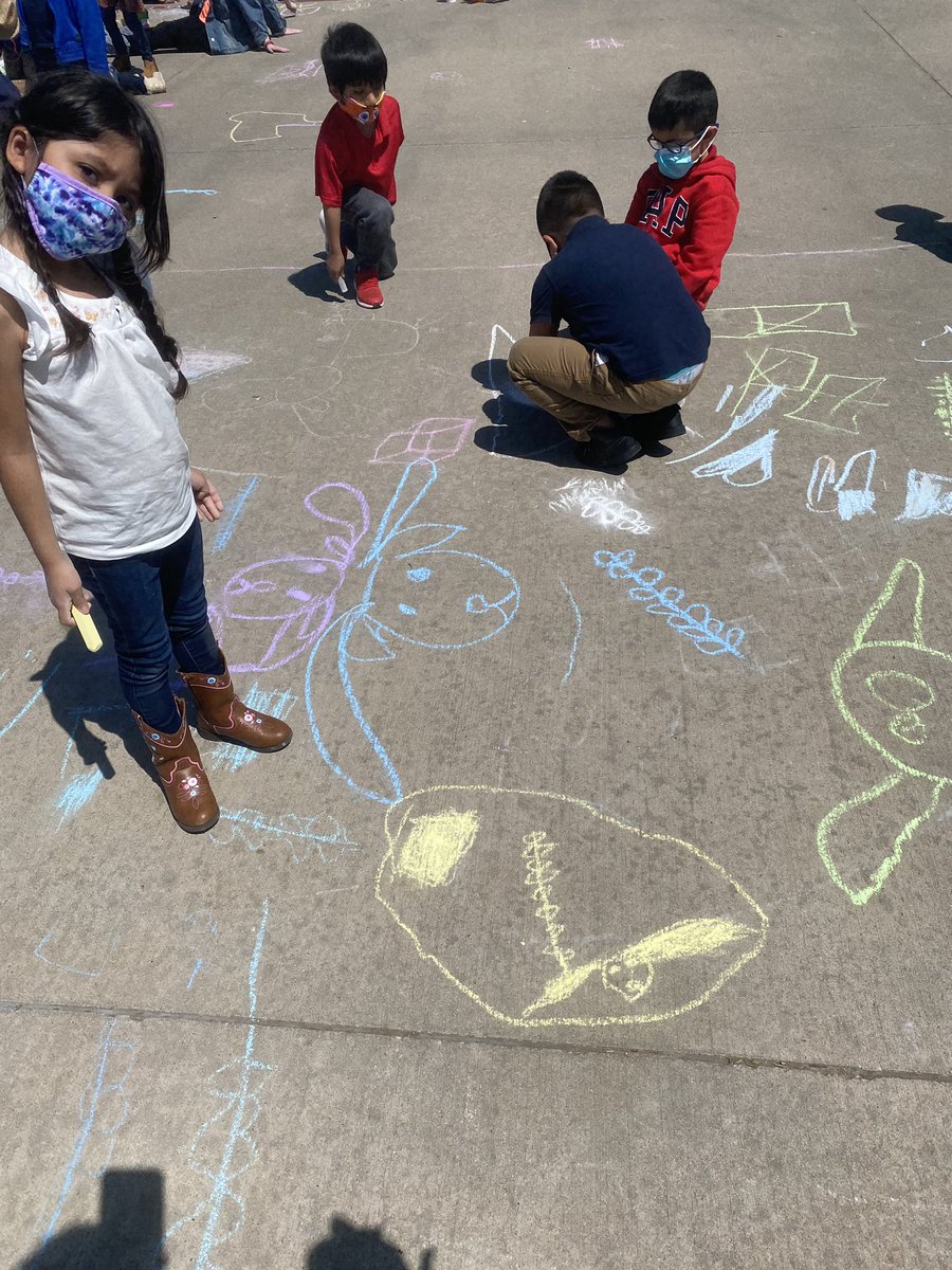 MrsCisnerosCFB's tweet photo. A few more Kinder Rodeo Day pics!! ❤️🐯🤠🐴⭐️ #wearemcstrick #tigerpride #cfbisd #kinderrocks #kindercuties #socialstudies #texasunit #funstations @LarsenP10 @KinderWithMsN @chamberlinabe @DrChapmanCFBISD @CFBISD @DlrMaggie https://t.co/oXcbNzB2g6