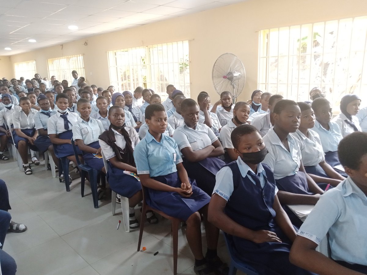 baiyesimba's tweet photo. What's most important in making your studies worthwhile is DISCIPLINE. Be disciplined enough to pay now by studying well and play later. But if you choose to be indiscipline by playing now without studying well, you'll pay for it later: either way you'll pay.........Roooooooooar. https://t.co/LN88mTQ2d9