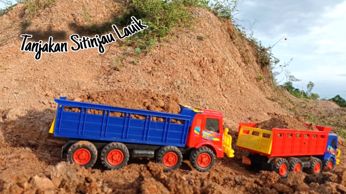 MOBIL TRUK SUPER PANJANG MELINTAS SITINJAU LAUIK - DUMTRUCK SASIS PANJANG MUAT TANAH
#mobiltruk #sitinjaulauik #dumptruck
👇👇👇
youtu.be/adMf-Pnat3I