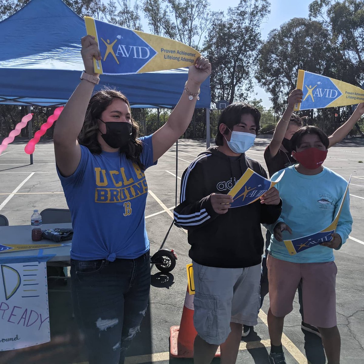 Serranoseahawks's tweet photo. As we prepare to have a well-deserved spring break, let's reflect on how wonderful Serrano is! We had a wonderful week, and we can't wait to come back, rested and ready to take on the world. #SerranoSeahawkFamily #SeahawksStaySafeStayStrong #FutureSerranoScientist @SVUSDSchools https://t.co/5Uq0QyOuJL