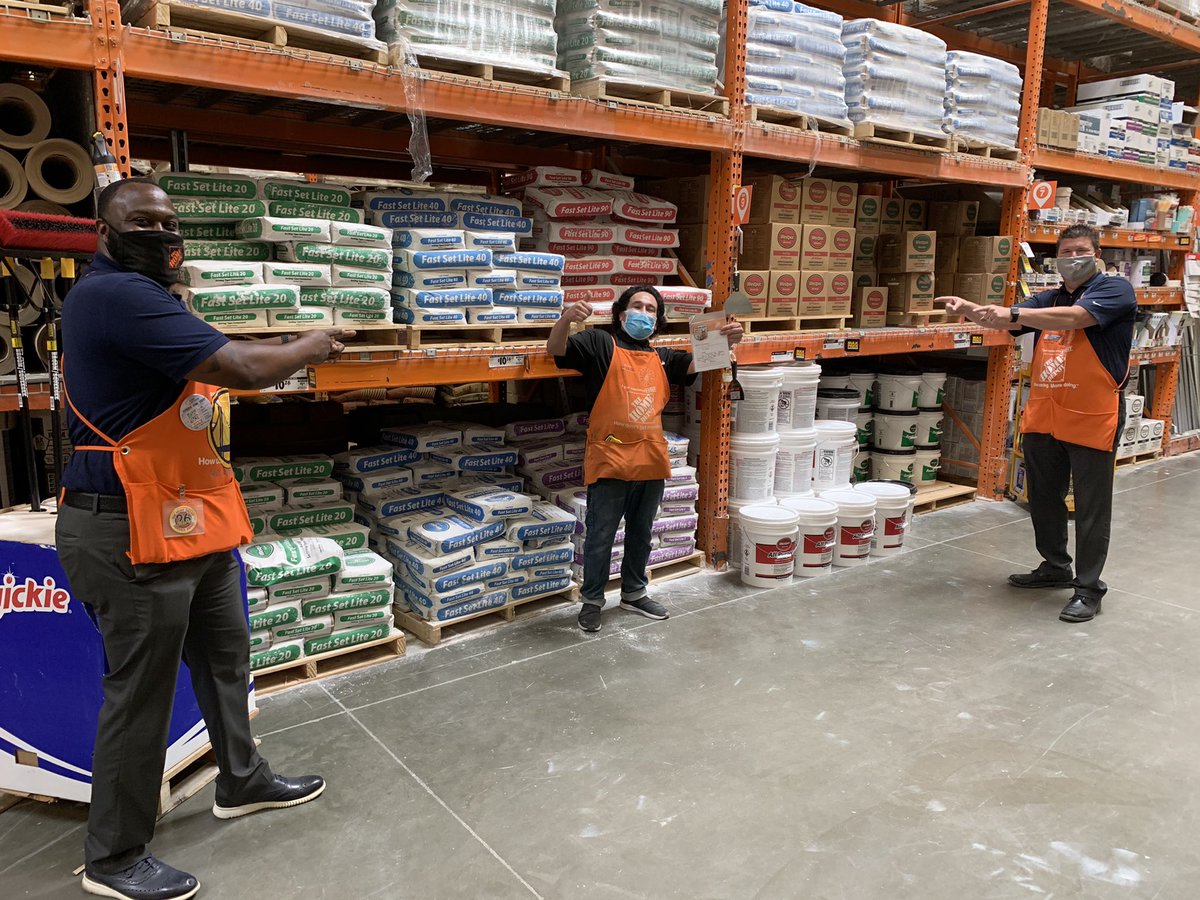 Meet J Cruz of store 6964 Newark. A customer stopped me in an aisle wanting to recognize him for his phenomenal service and positive attitude! Giving this young man his homer, i second her thoughts. Never lose that passion and enthusiasm JCruz! Awesome job!