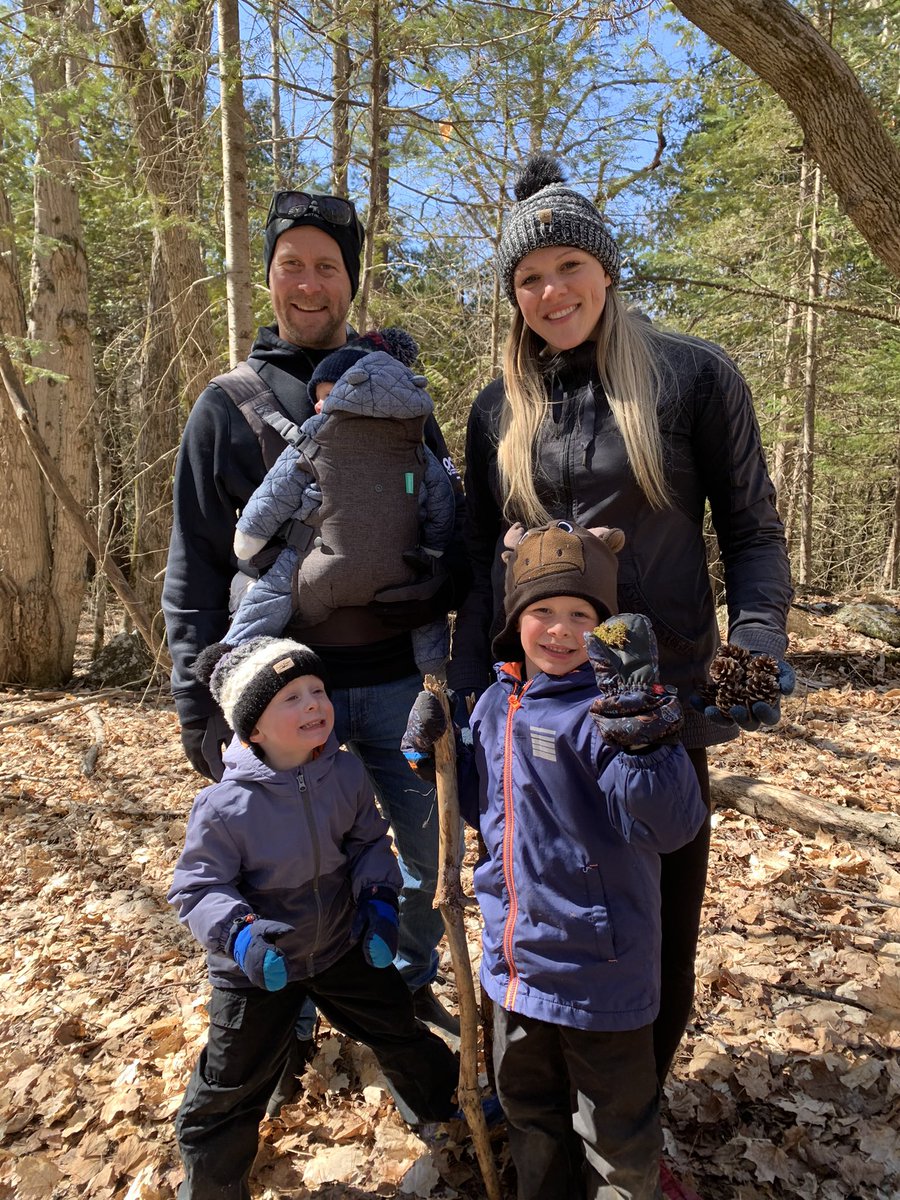 cindyleewalker's tweet photo. four beech boys + a walker hoppin’ around 🐰🥕
@professorbeech https://t.co/Gh4JEx5qRB