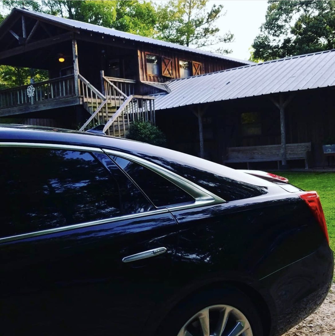 cbcluxeCT's tweet photo. Wedding soon? Need to getaway? We’ve got you covered. https://t.co/Ik7D0HOz08 https://t.co/3C9Aon5GVe