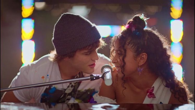 jatplovesyou's tweet image. hi everyone :) pls remember how absolutely gorgeous and important you are&amp;lt;3 i hope you had a good day today you deserve it!! julie and alex love you so much