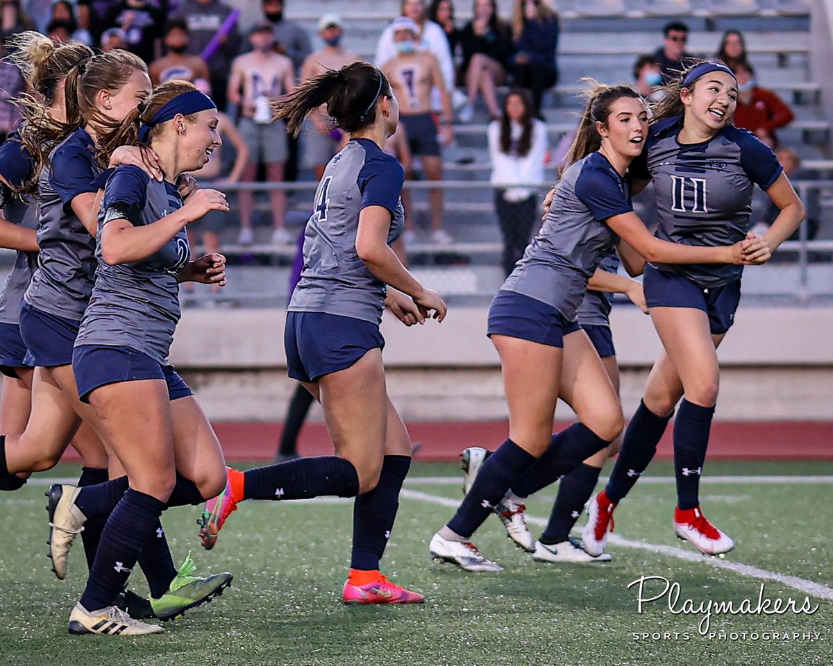 PlaymakersSpor2's tweet photo. Goooaalllllll! Lady Wildcats win 2-1 👏👏👏 @TISD_athletics @TISDTMHS @TMHS_GSoccer @TMHS__athletics @TMHSVarSoccer @tmhs_post @TMHSAthBooster https://t.co/Rvq51V7Pdm