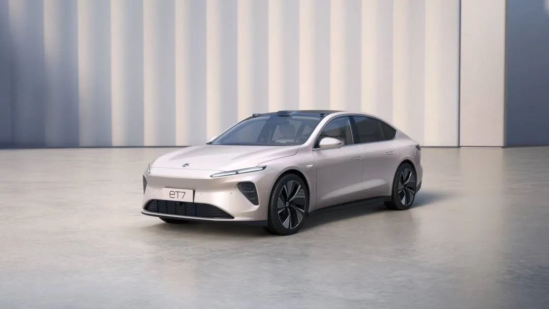 theniotime's tweet photo. ET7 - here is the first car frame rolling under production line at Hefei Joint Factory on 1st April! Looking forward to its debut soon! #nio https://t.co/xVi4hmSOQ1