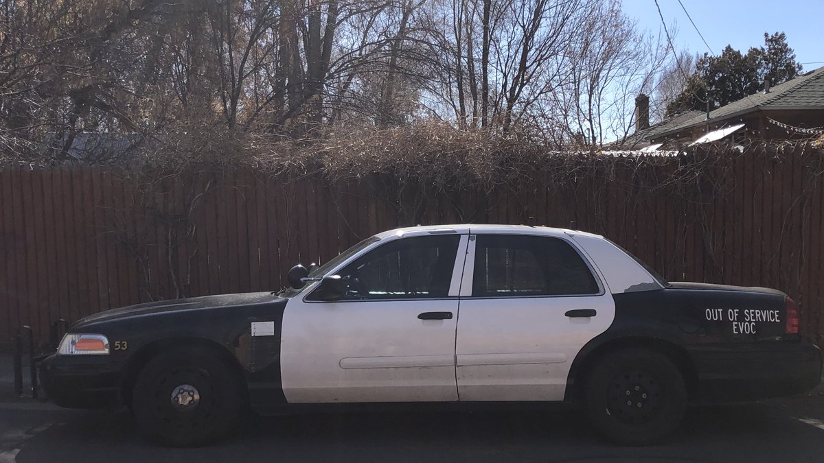 4mic0's tweet photo. Driving through my neighborhood and my neighbor's car psyched me out of a second. They even kept the spotlight on it! #RSJ108 #outofservice @DisruptiveDESGN https://t.co/YLzuG2bGBe