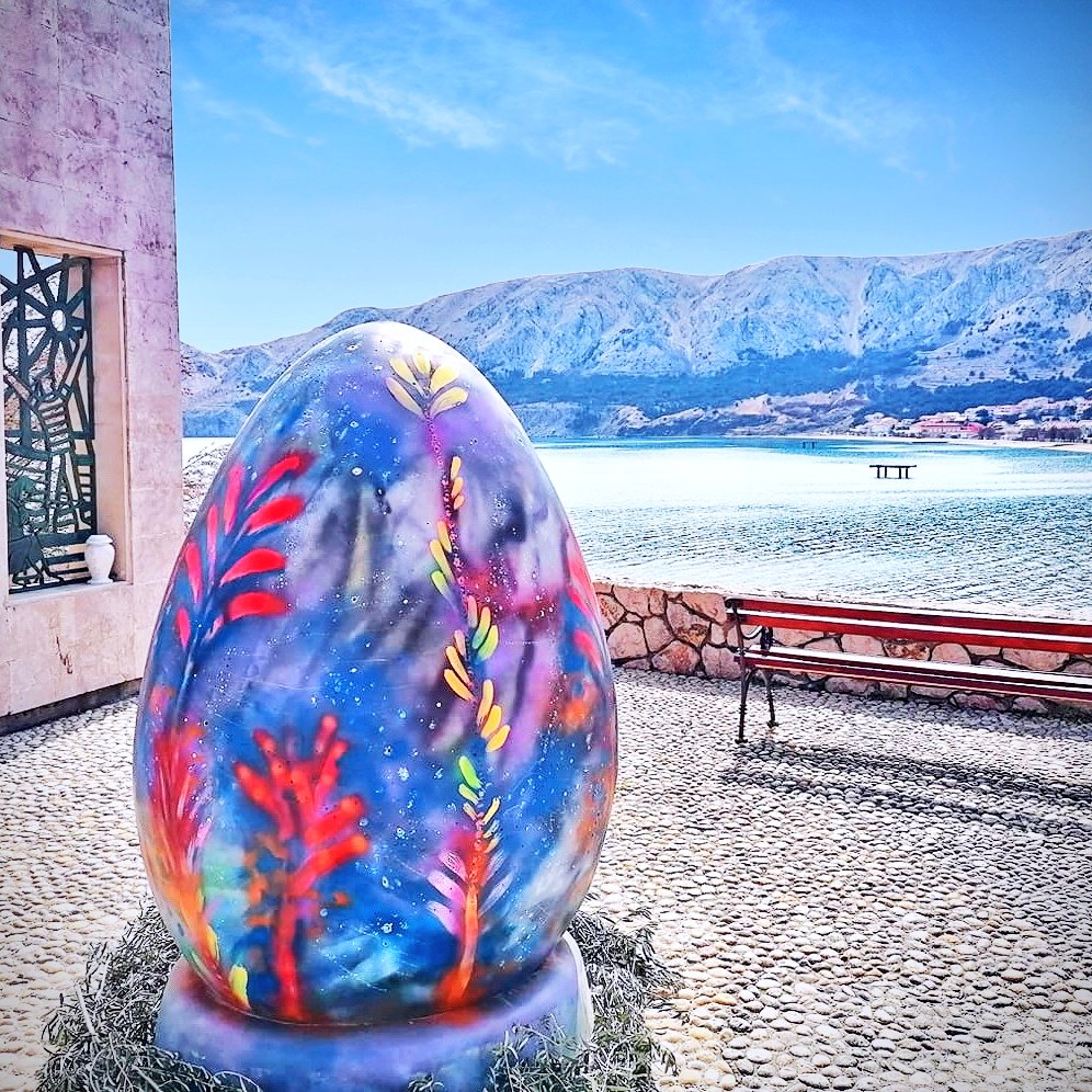 Avtokampi's tweet photo. Baška - otok Krk 🐰🐣. Vesele velikonočne praznike želimo.
#visitbaska #visitkrk #otokkrk #Easter2021 #Kvarner #velikanoc #HappyEaster @VisitKrk_island #EasterEgg https://t.co/cyZpcr4tKg