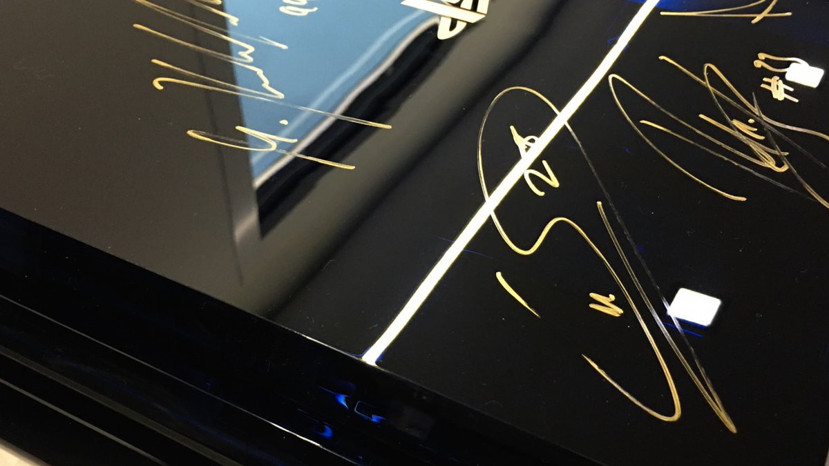 rccoworldex's tweet photo. And the winner of the limited edition PlayStation from our Racing For The Climate Show comes from Germany: congratulations to Jens Wippermann – have fun with it!
#RacingForTheClimate #RFTC #ReachTheNextLevel #WorldeX #USeXPrix https://t.co/2UBJGBA9MF