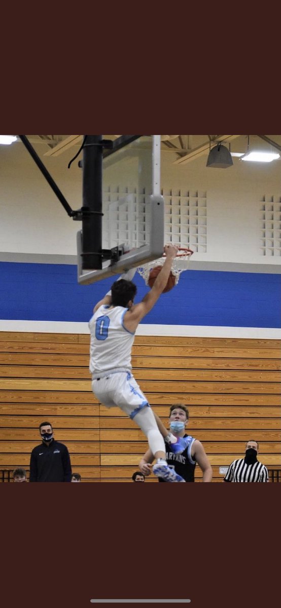 basketball_oak's tweet photo. Congrats to ⁦@jsinani23⁩ on being Player of the Year in the SEC! #KnightNation #GoBlue https://t.co/mOKE2WhQbF