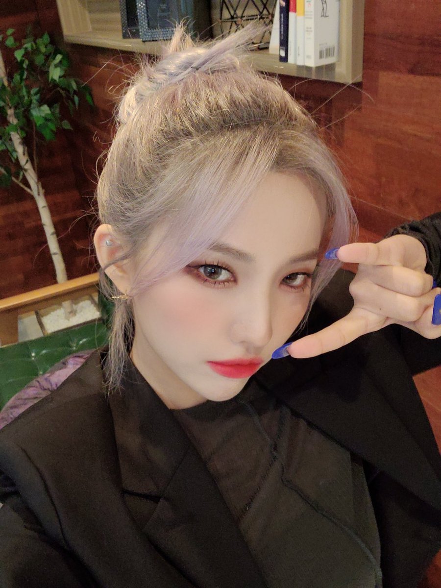 Vers_sy's tweet photo. 내가 존나 미치는 두 날... https://t.co/EjqAGmGTti