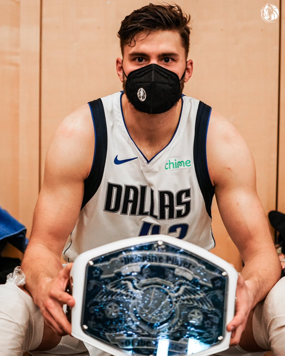dallasmavs's tweet photo. Big DPOG Belt Energy 😤

@MaxiKleber | #MFFL https://t.co/3RaGUFc2oI
