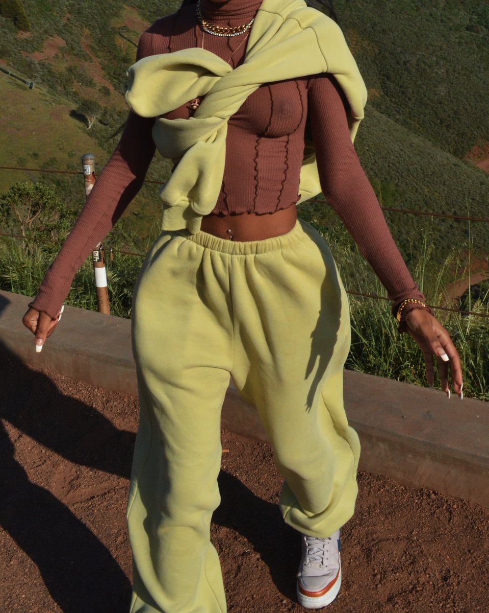 FromAerin's tweet photo. Spring fitssss https://t.co/WFWAUbI2Vw