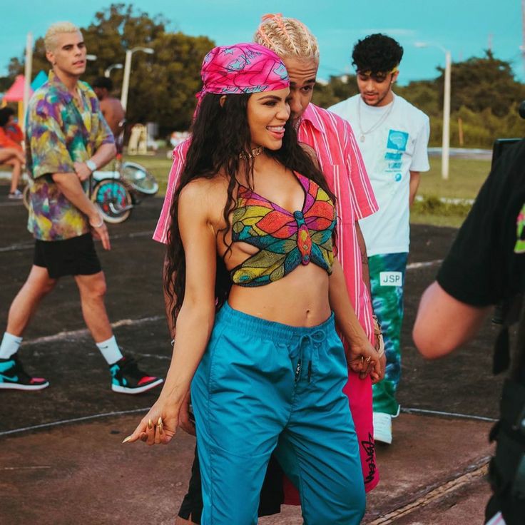 cncosafe's tweet photo. 1 ano da melhor colaboração do cnco, avisa que HONEY BOO é perfeita e insuperável https://t.co/XmASPgvhHp