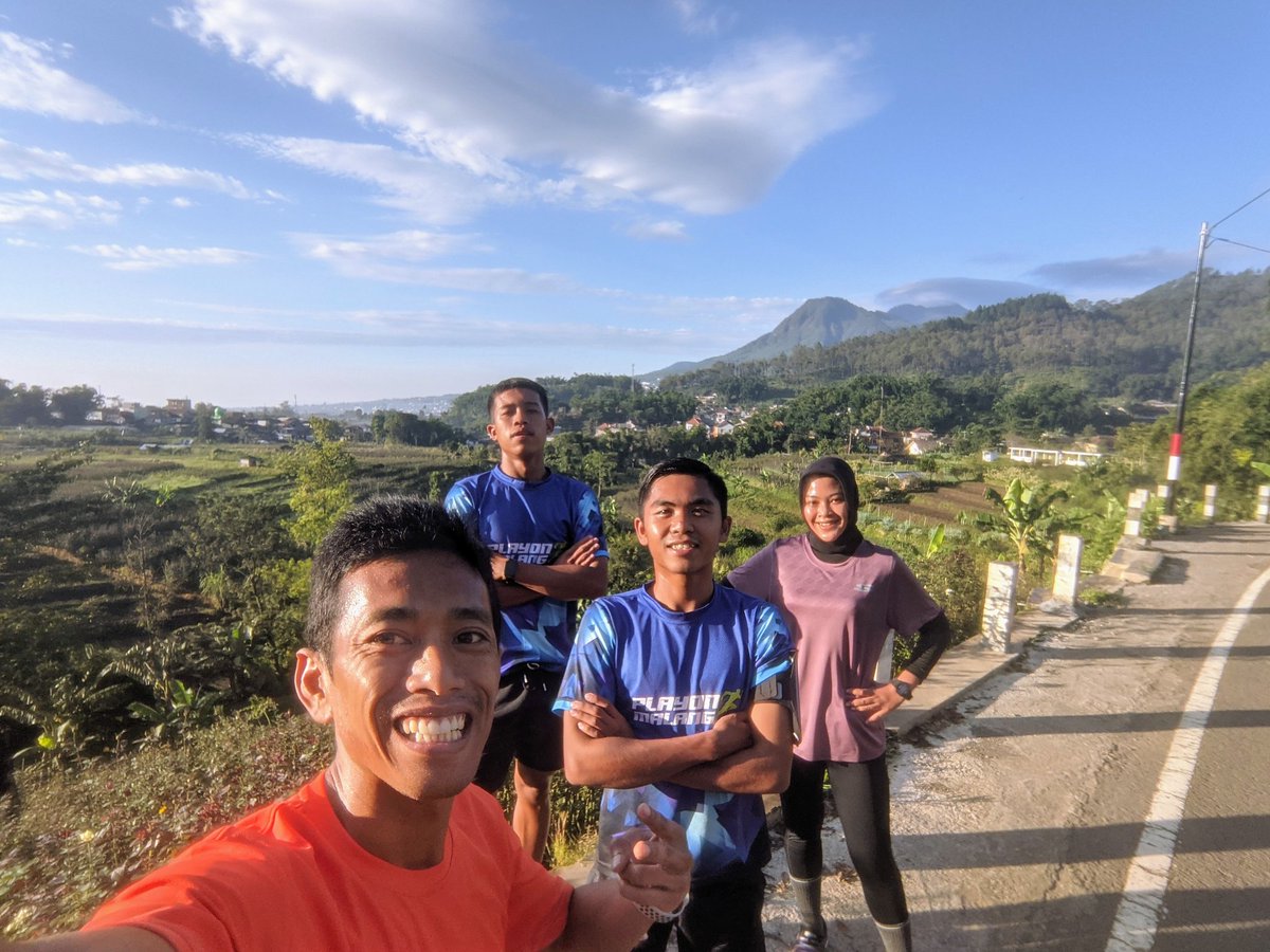 AzizSan44's tweet photo. Saturday morning easy run
#JustDoit #JustDoit10k #NRCid #TeamSwosh #NikeRunningClub #BatuRunners #MemelRunners #Memelers #PlayonMalang #StayActive #StayStrong #StayHealthy #HealthyLife #PositiveVibes #HealthyCommunity https://t.co/njis854NSJ