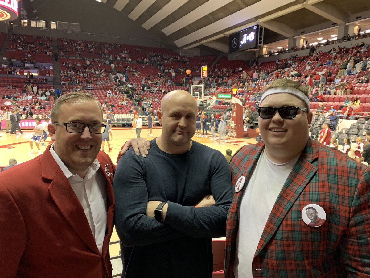 colecubelic's tweet photo. How does someone you’re supposed to hate instantly bring a smile to your face every time you saw them? Not sure but he did. The life of every event. So positive. So fun. Too much Magic left in this young mans path that we won’t get to see. That hurts. Rest easy Fluff &amp; Roll Tide. https://t.co/KZxlEUu266
