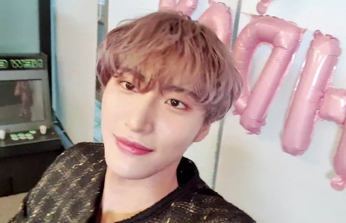 Seonghwa_Daily's tweet photo. Happy birthday Seonghwa ♥

#우리의반짝별_성화야_생일축하해
#our_star_seonghwaday https://t.co/uNxaBaqxTd
