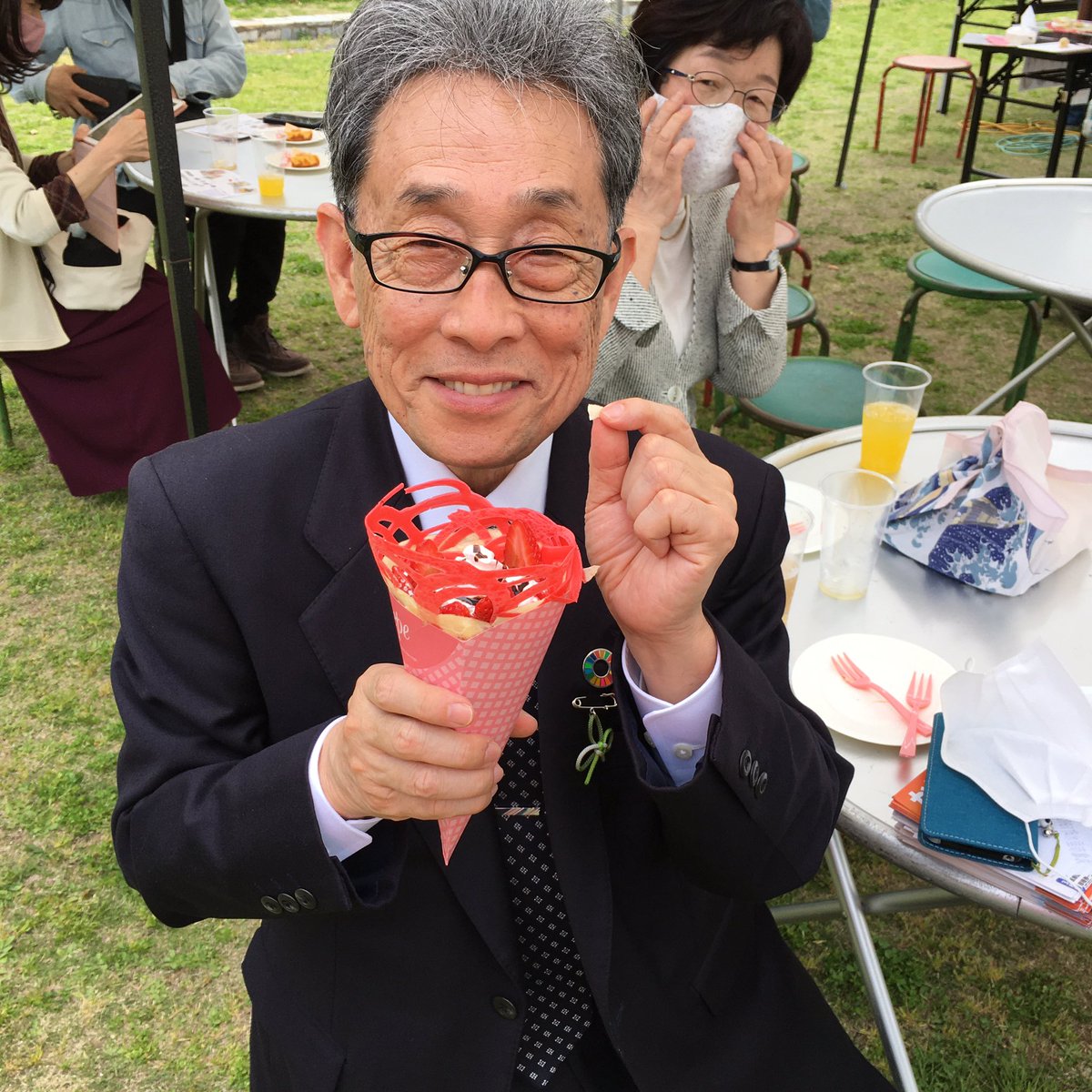 梶正治 丸亀城の見える市民広場では 丸亀城石垣復興を応援するチャリティー音楽イベントが開かれています いい天気 楽しい音楽 おいしいクレープに飲み物 これでコロナさえなければ最高の休日です 梶正治 丸亀城の見える市民広場では 丸亀城石垣復興を応援するチャリティー音楽イベントが開かれています いい天気 楽しい音楽 おいしいクレープに飲み物 これでコロナさえなければ最高の休日です