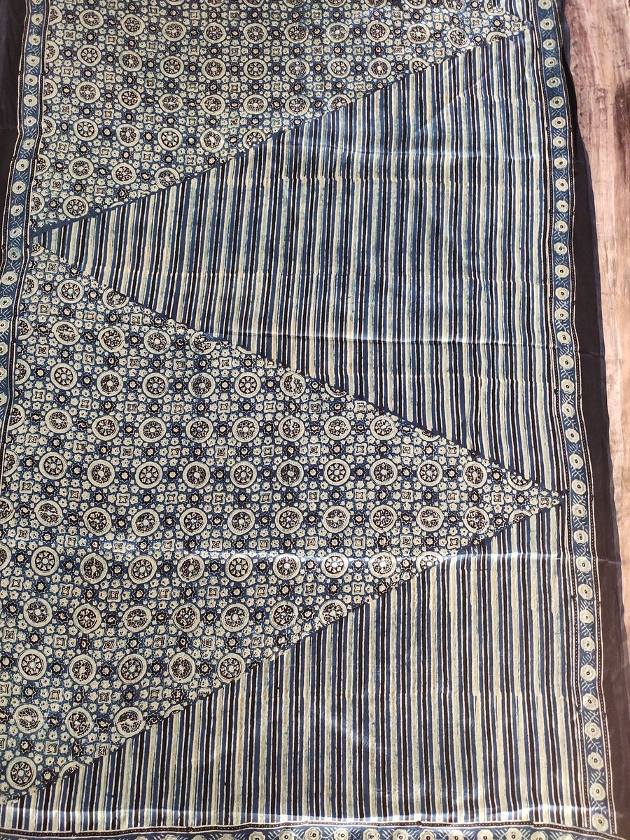 AjrakhO's tweet photo. Ajrakh Modal silk saree 
#handmade #ajrakh #sareeoftweeter #ethinic #handblock #handicradft https://t.co/70PTb0QGzZ