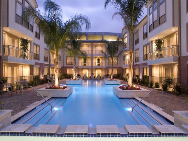 LocatingPros's tweet image. Today we're featuring Ventura Lofts in #Houston, #Texas

Looking in West Houston for a luxury apartment? Ventura Loft offers fantastic homes and amenities, that include a theatre! Resort-style pool, to a fantastic clubhouse for you to hang out with friends and family!