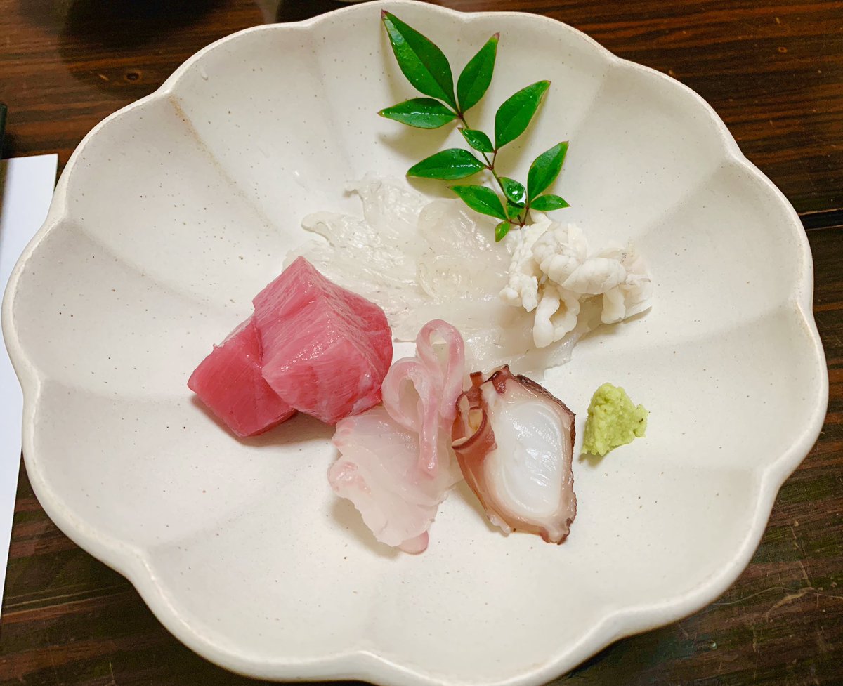 shi_zu_ka0205's tweet image. 최근 먹은 맛있는요리😋🍴💕💖
맛있었어요 🥰❤️❤️
#성게 #닭고기🐓 #모츠나베🍲 
#생선회🐟