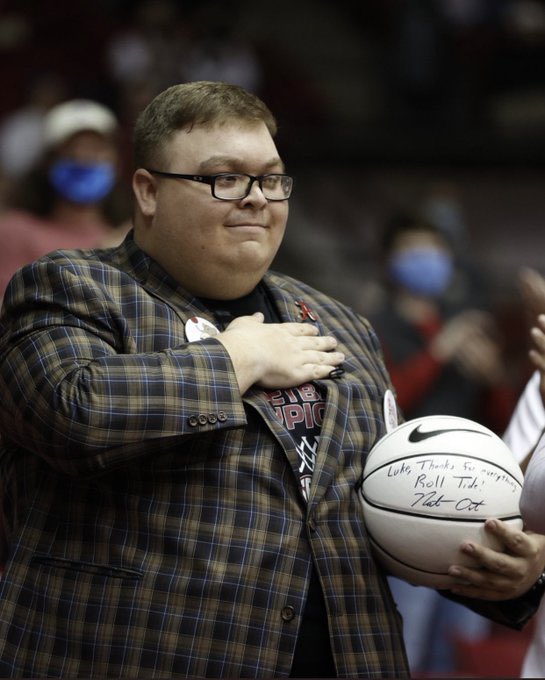 BryantColonial's tweet image. RIP to a true king. nobody loved tide hoops more than he did. until next time, friend ❤️❤️❤️