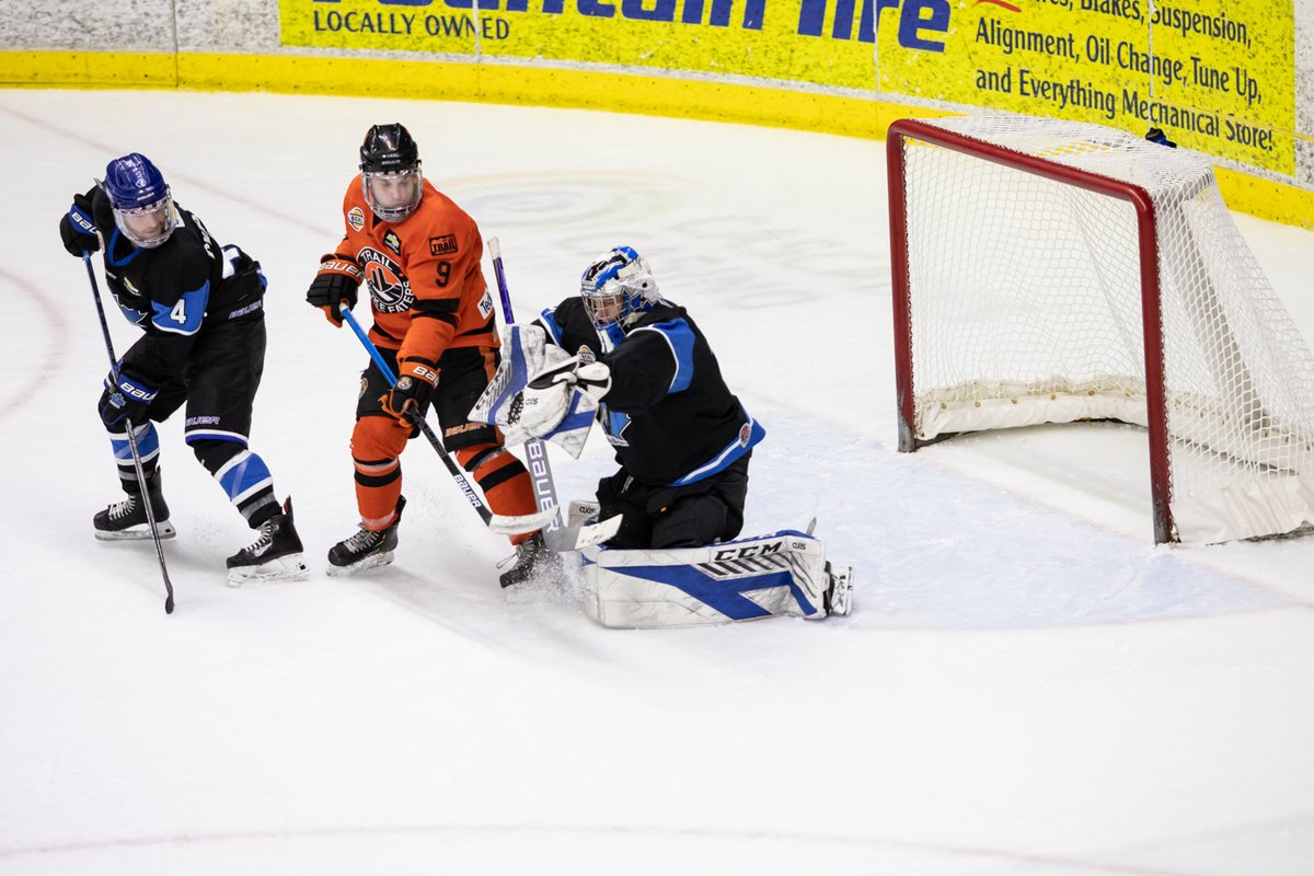 PentictonVees's tweet photo. Frank Djurasevic tallied a goal and an assist while Kaeden Lane made 27 saves in a season opening 4-1 victory over the @BCHLSmokeEaters!

GAME RECAP 📰 | https://t.co/KWVQ7JdXvg

#BCHL https://t.co/Qn1awS1Drj