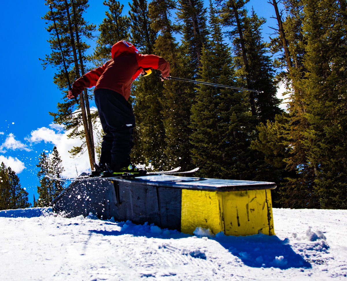 RADHuskySki's tweet image. Had a fun spring day in the park at Copper!  

#Parkrat #freeskiing #Copper