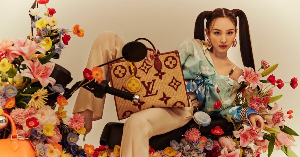 Louis Vuitton on X: Summertime blossoms. @JYPETWICE K-Pop singer #Nayeon  poses in @WKorea with the Onthego featuring the new oversize Monogram.  #LVEditorials  / X