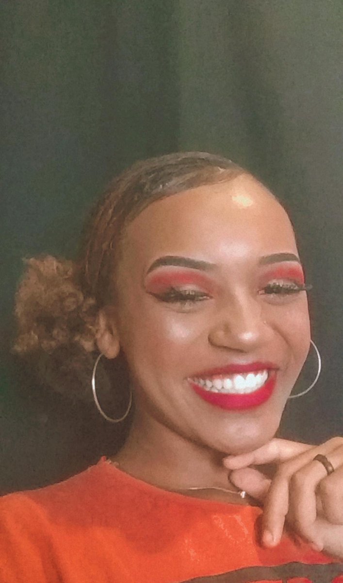 kellynha02__'s tweet photo. Era é tão linda rara e especial pra ficar na mao de qlqr f***😍♥️ https://t.co/ejB0rXnaaC