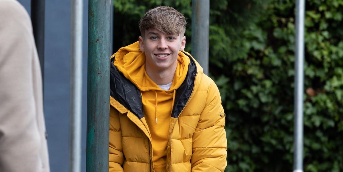 moonewitch's tweet photo. @Hollyoaks When Sid showed up I literally screamed & then I bawled.
I👏BAWLED👏A👏RIVER👏 My son is like "So you like him better than me?" Too cute! I have enough love for Sid & him. Thank you for bringing Sid back! Now bring back my Liam! ❤❤❤ #Hollyoaks #SidRules #LiamRules https://t.co/FqyBlhdI03