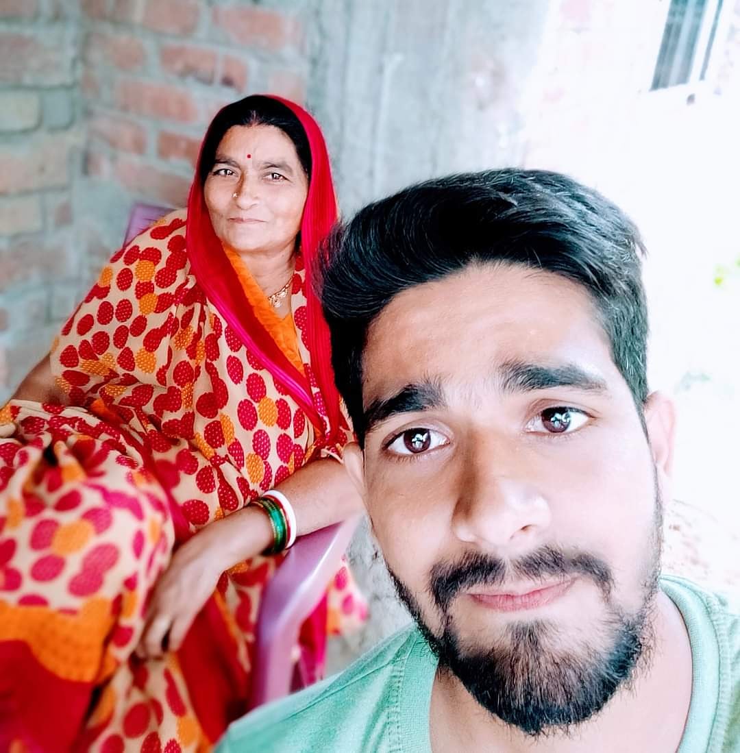 AskRahulYadav's tweet photo. माँ❤️
#NoCaptionNeed https://t.co/LikKsGPsUA