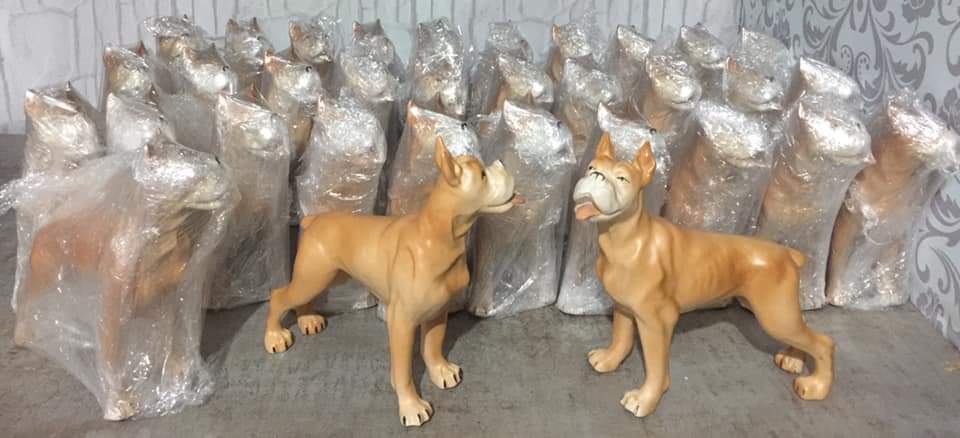 portelanarpo's tweet photo. • 🎭 • De Vânzare Figurină Statuetă Bibelou Porțelan Arpo Boxer , Mastiff , Bulldog , Bullenbeisser Cățeluș Trofeu Câine Dog FolkArt Vintage Kitsch • *** Se Vinde Statuetă Figurină de Porțelan fin model Socialist Folclorul Balcanic renumit ca " Boxer , Mastiff " *** • https://t.co/Bziu22jtaw