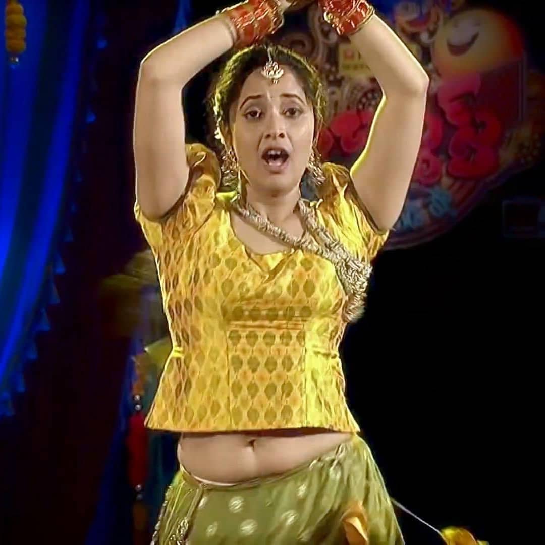 EyBqq9OVEAA-7CE?format=jpg&name=medium