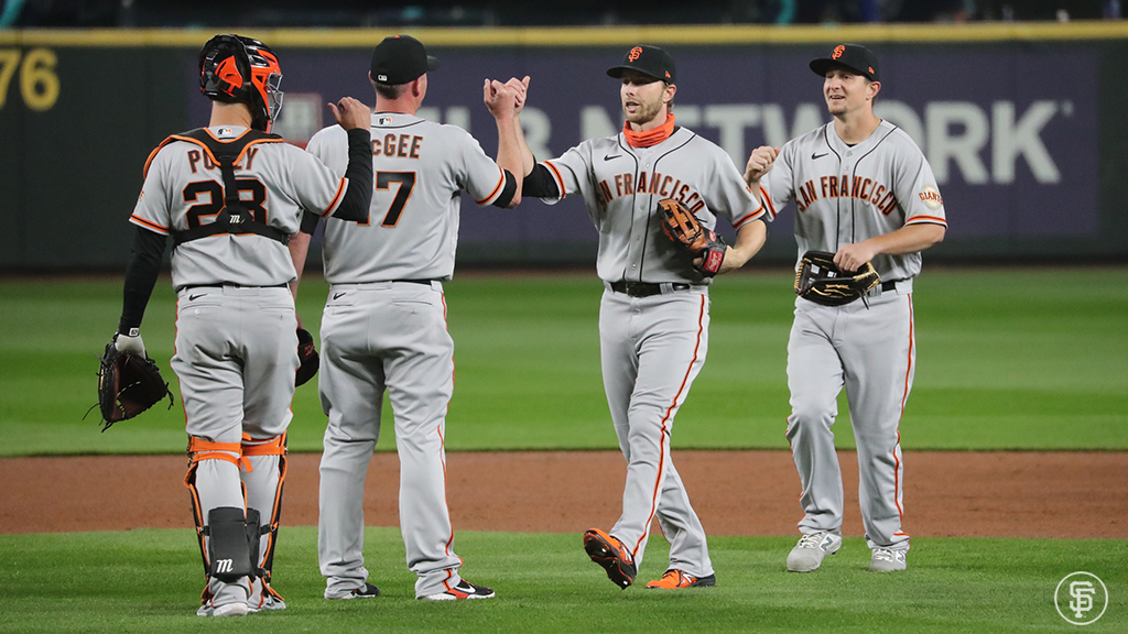 SFGiants's tweet photo. ✋Last night took the L but tonight we bounce back👊

#SFGiants | #ResilientSF https://t.co/QlNj7IMSzO