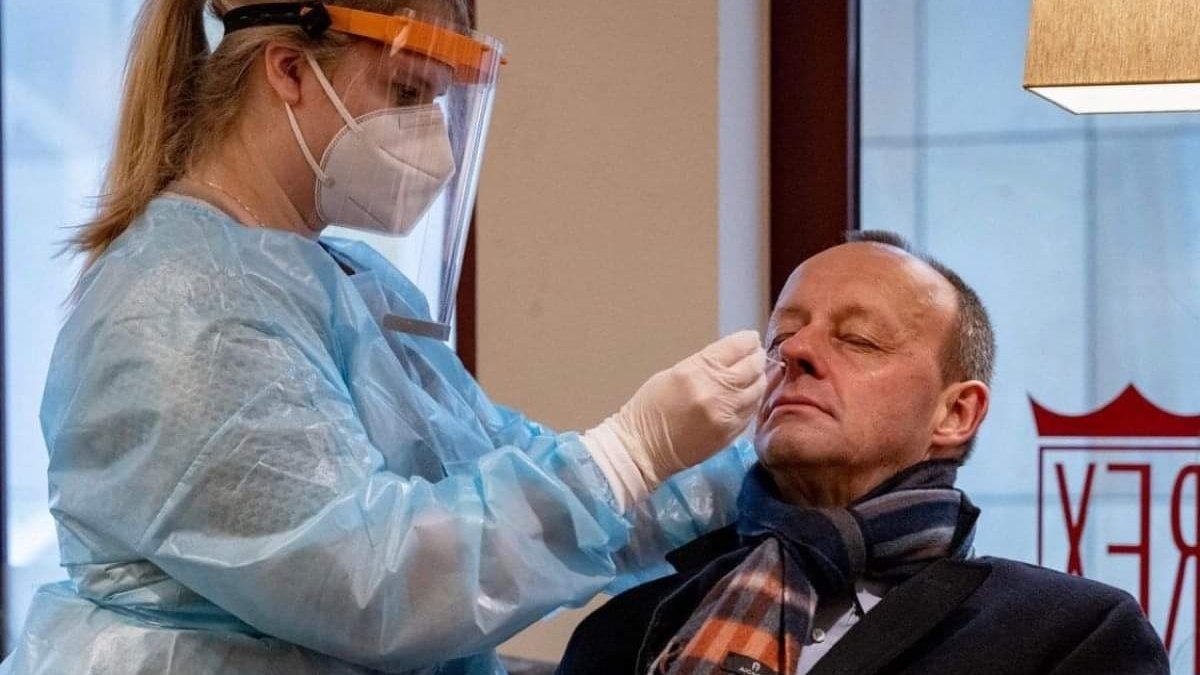 "Bitte mit Happy End"

"Was?"

"Was?!"