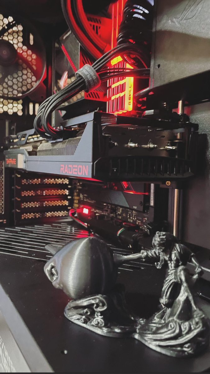 LowTechen's tweet photo. Thanks, though! @ASUS_ROG @ASUS @ASUSROGES @AMD_Mexico @RadeonPRO https://t.co/RsgtffG4uY