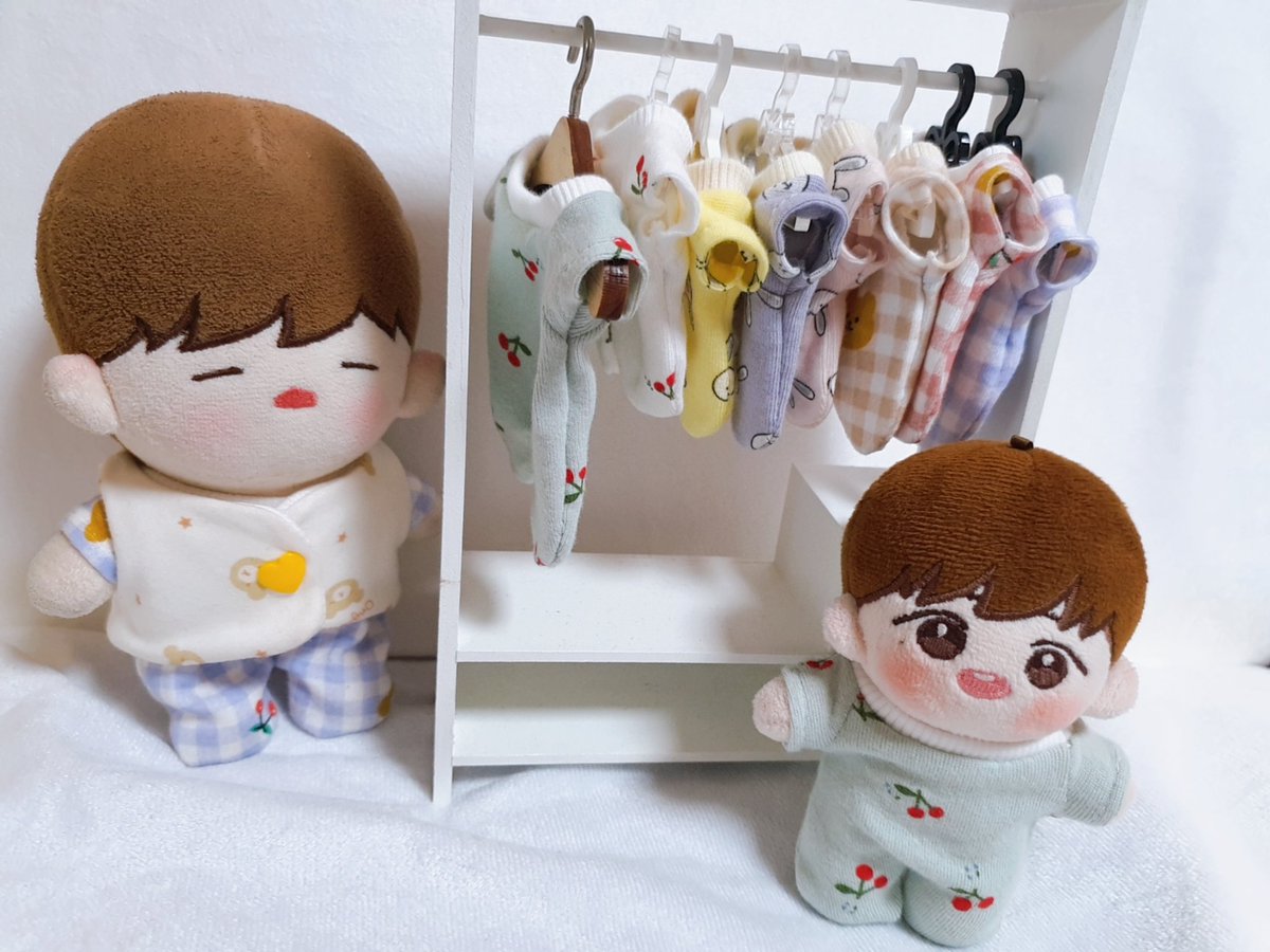 현재 우주복은 어느정도 선제작하였고
조끼를 준비중 입니다
우주복은 10깅 15깅 8종류이고 조끼는 선착순으로 골라가시는 방식입니다.  10깅 우주복제작기준은
쪼꼬룽이입니다. 40깅은 한가지원단으로 한정수량제작할 예정입니다. 조금 더 정리한 후 공지하겠습니다.