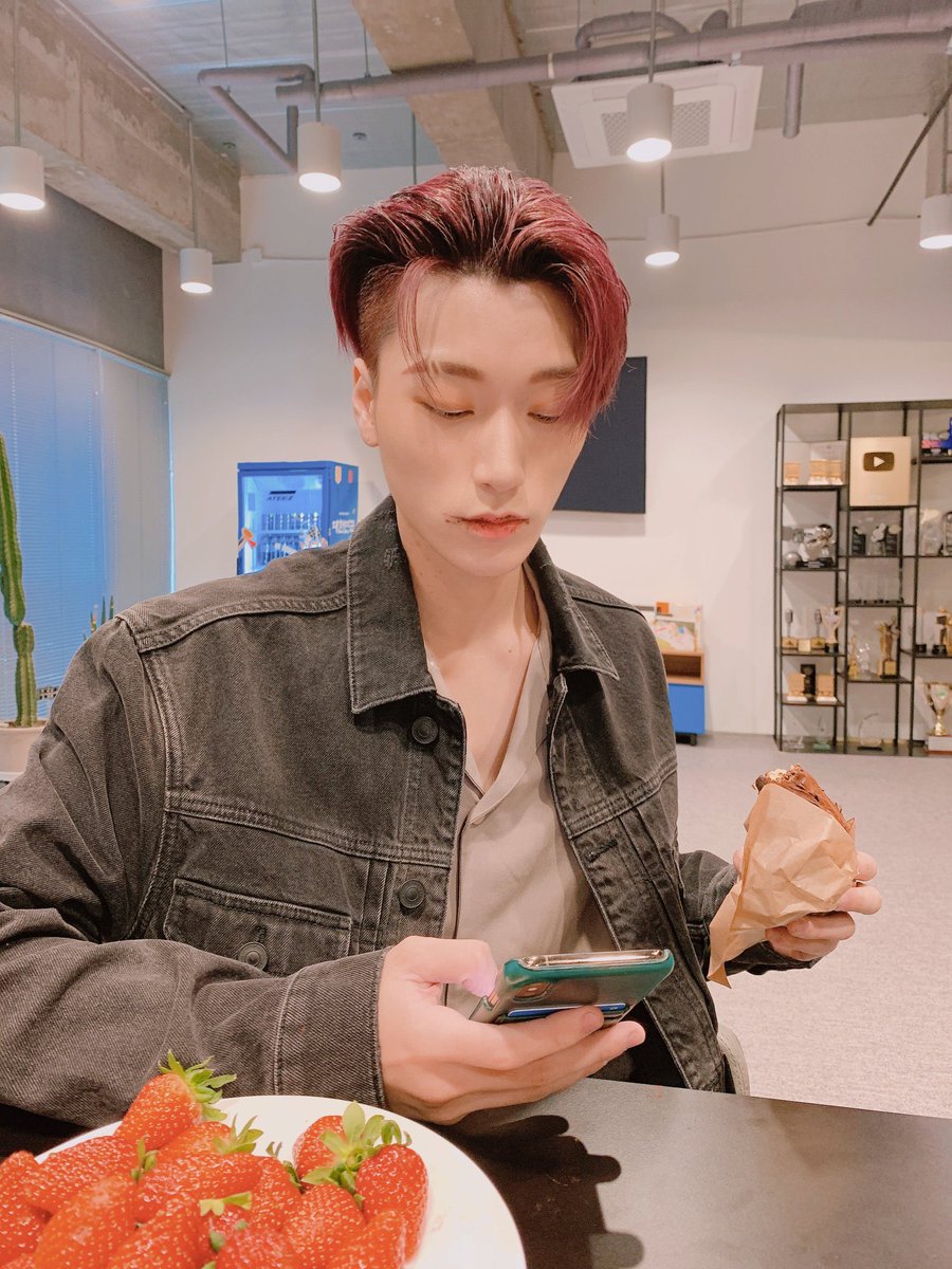 pov: you're on a date with san