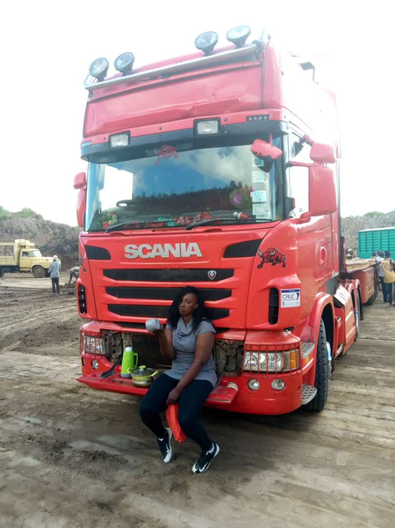 wanjagetambu's tweet photo. Few women have made an impact on trucking in Kenya like Doreen..famously known for her signature red Scania @ScaniaEA..One of Kenya's finest truck drivers...Taken out by the very road she has lived on and loved... Go well sister. https://t.co/kREL8z53Ih