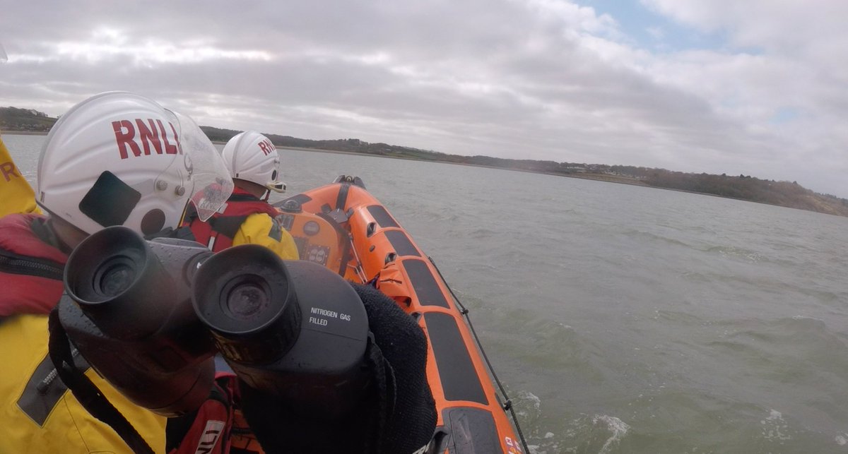 CowesRNLI's tweet photo. +SHOUT 07/21+ crew paged 0856 after a paddleboard was found drifting in the Solent. A search was carried out, but the owner contacted the coastguard to say there was nobody in distress. Please #LabelYourKit with a phone number! #RNLI https://t.co/leobp1pcgK