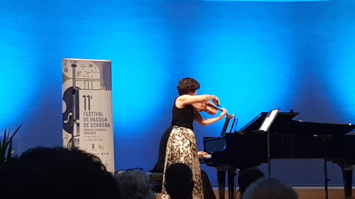sebastiasellart's tweet photo. Músics cerverins al Festival de Pasqua. Escoltant l'Anna Puig i el Jordi Castellà a l'Auditori.@Festival_Pasqua https://t.co/dZklJ7y1oo