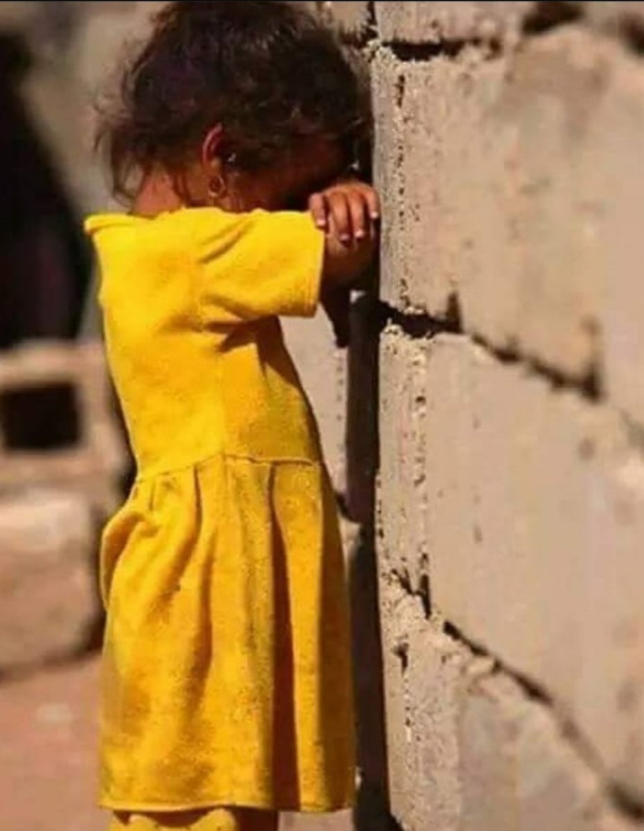 baki_bertan's tweet photo. Gökyüzü gibi bir şey bu çocukluk, hiçbir yere gitmiyor.☘️☘️ https://t.co/JwMsiFBnFa